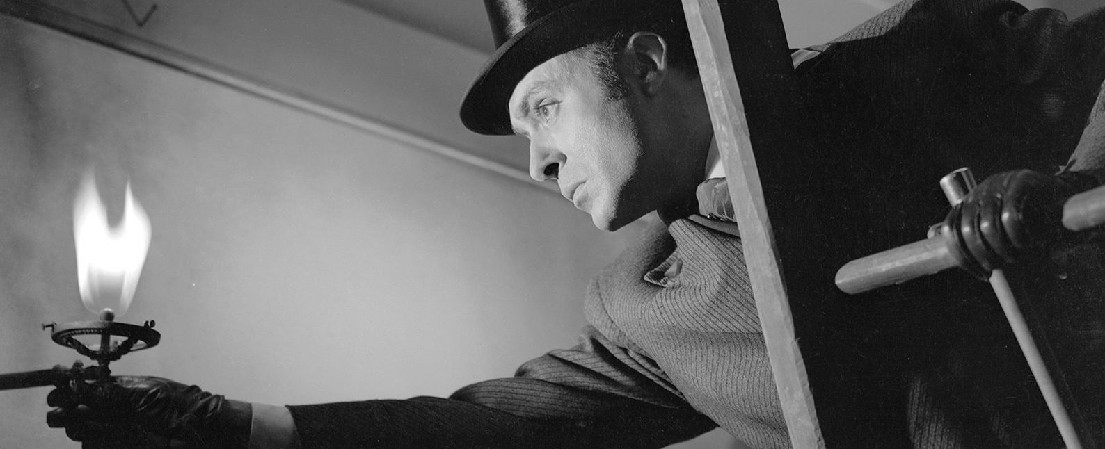 Still from the film Gaslight